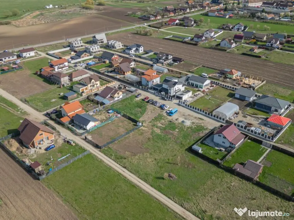 Parcelă pentru Locuință pe strada Uranus, Bod – Tere... 
