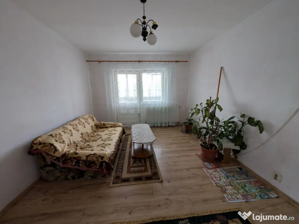 Bucovinei-Lizuca- 3 camere- bloc din 1982 