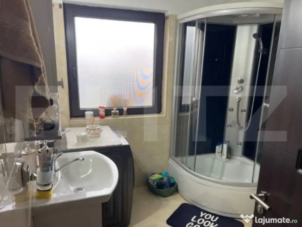 Casa de vanzare, cu 4 camere, 140 mp, zona Strada Dara