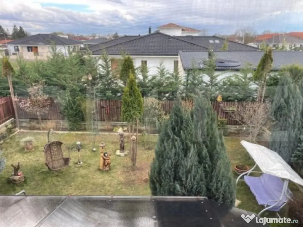 Casa de vanzare, cu 4 camere, 140 mp, zona Strada Dara