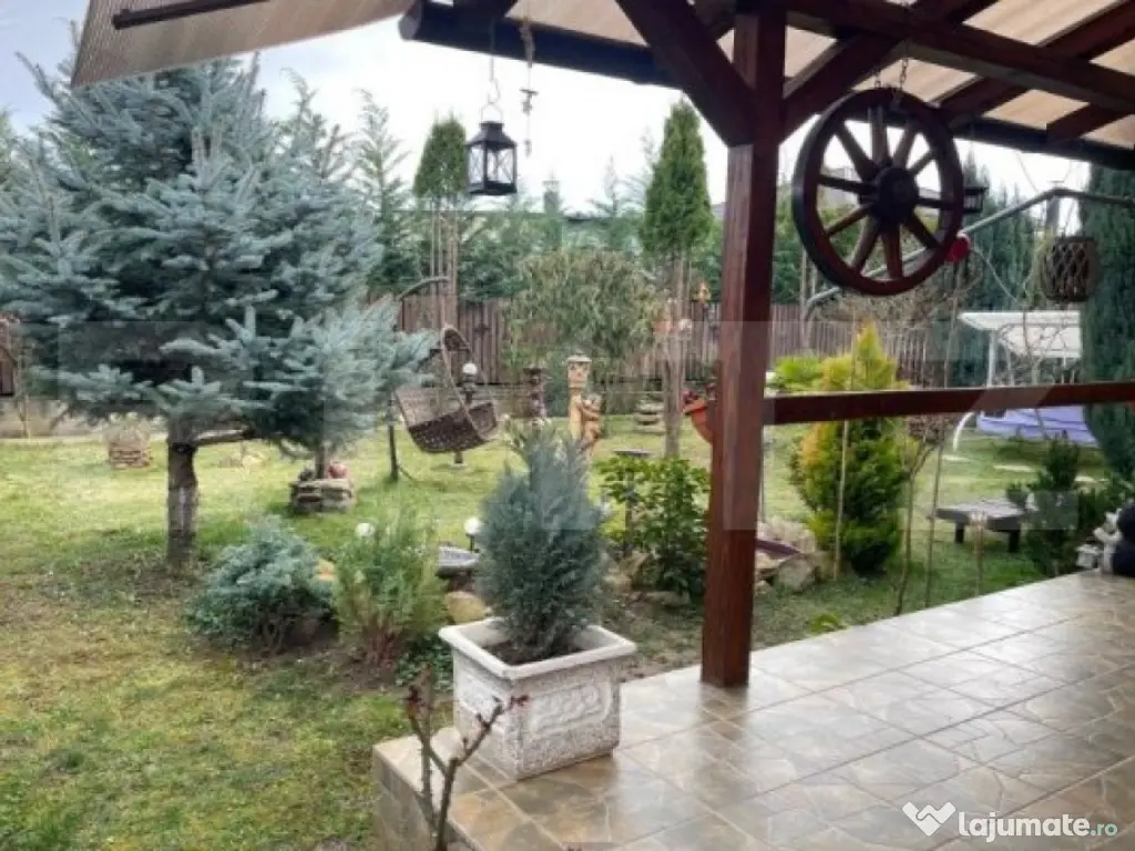 Casa de vanzare, cu 4 camere, 140 mp, zona Strada Dara