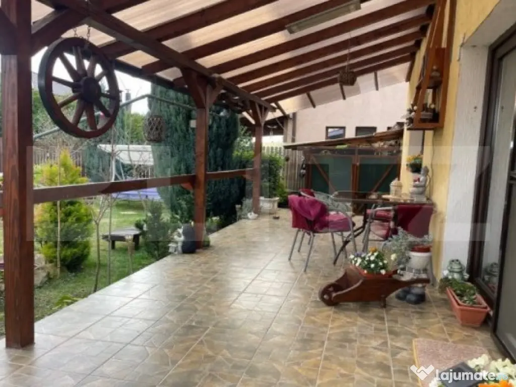 Casa de vanzare, cu 4 camere, 140 mp, zona Strada Dara