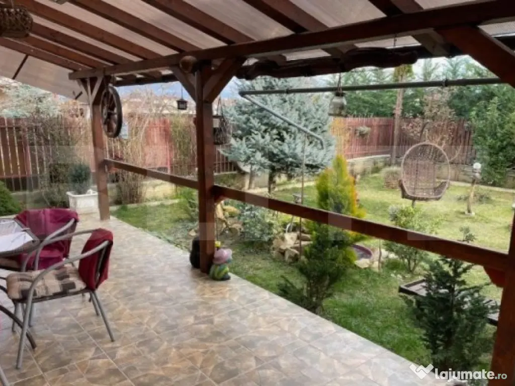 Casa de vanzare, cu 4 camere, 140 mp, zona Strada Dara