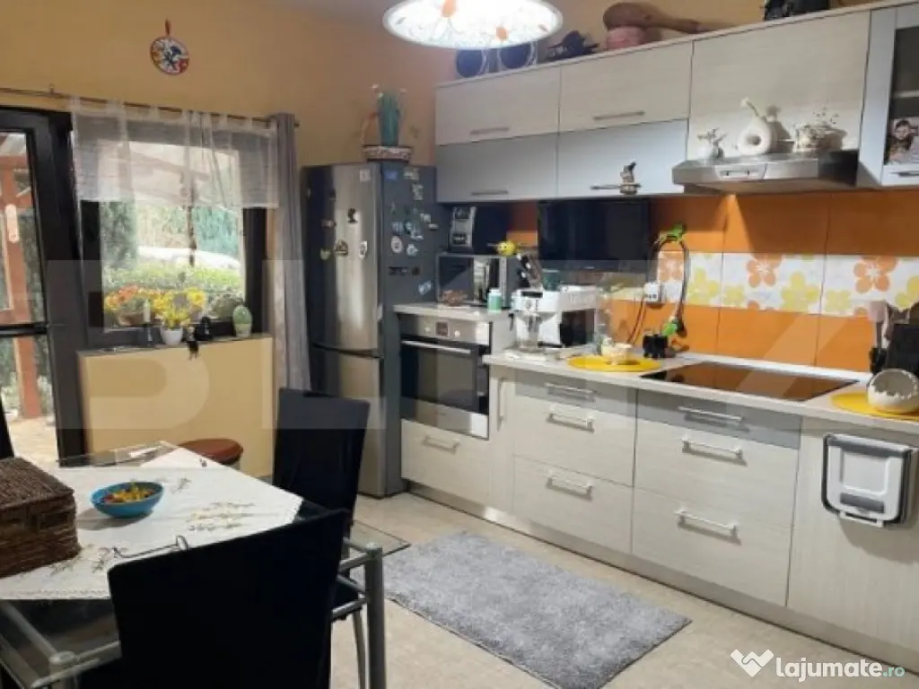 Casa de vanzare, cu 4 camere, 140 mp, zona Strada Dara