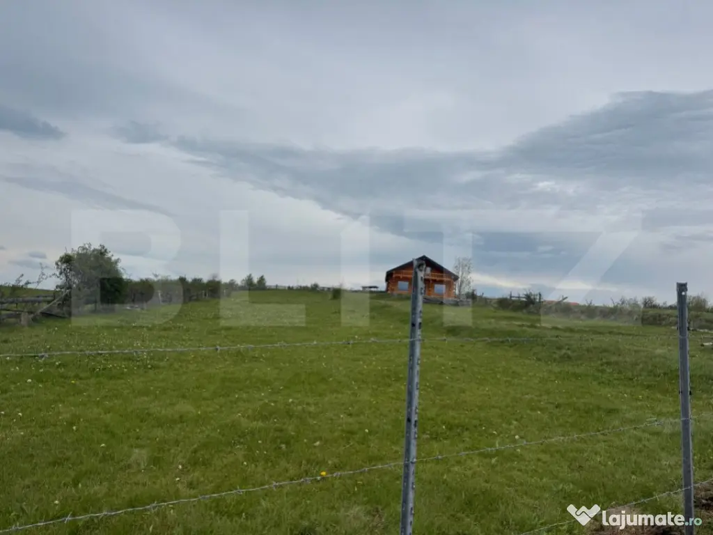 Casa 5 camere, teren 4740 mp, 240 mp , Marisel