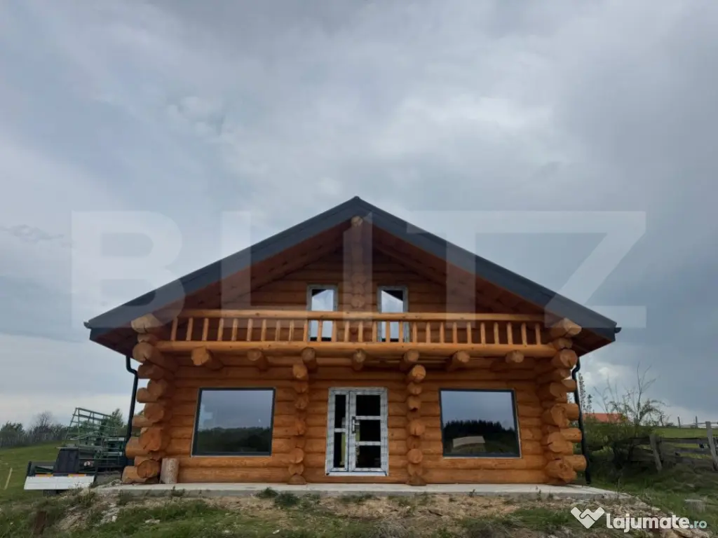 Casa 5 camere, teren 4740 mp, 240 mp , Marisel