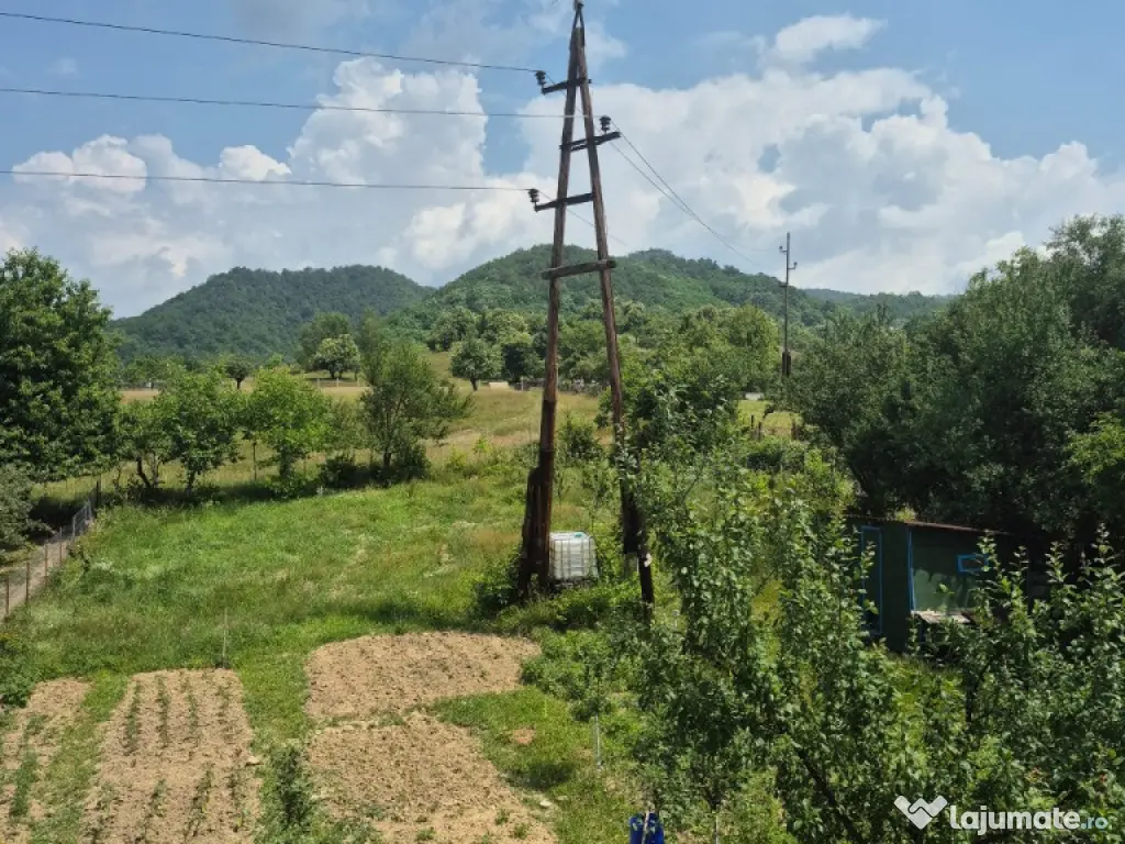 Str. Corbului, casa P+1, 30 ari teren 