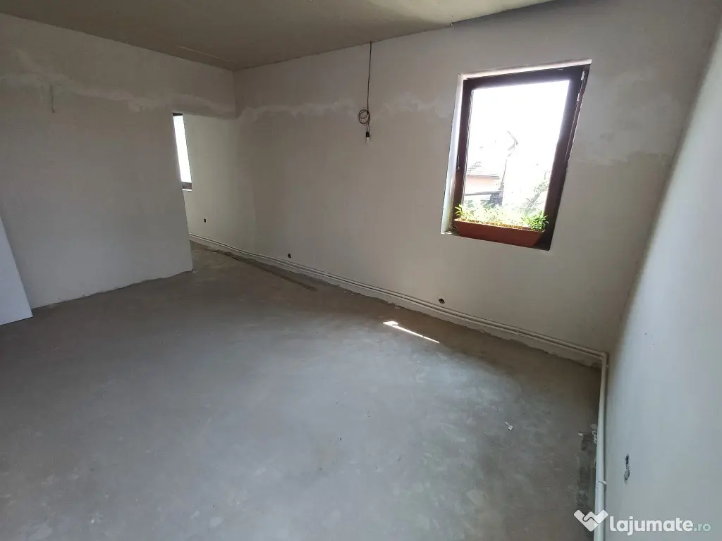 Str. Corbului, casa P+1, 30 ari teren 