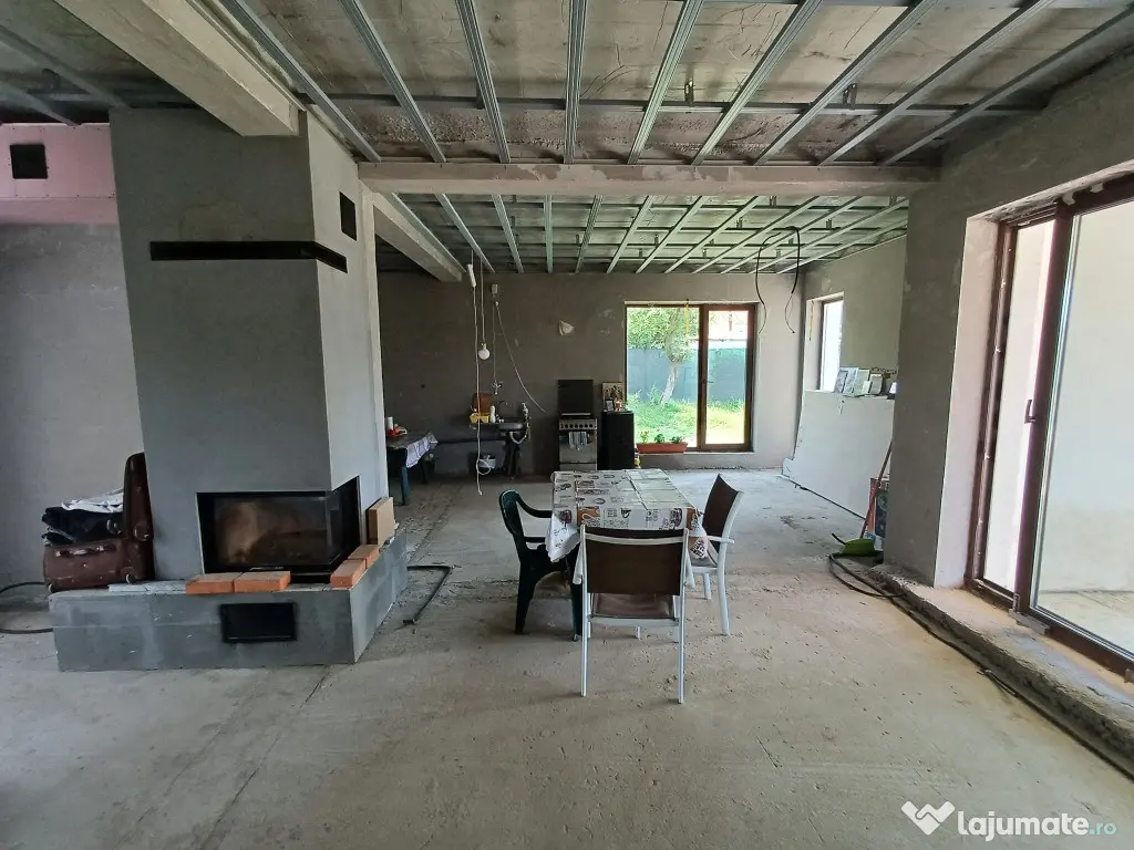 Str. Corbului, casa P+1, 30 ari teren 