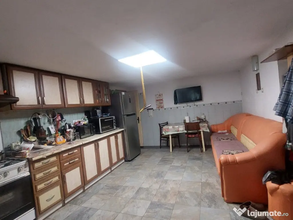 Spatiu Evenimente ,Teren si cladiri Vanatori (Stone Park-Hora Miresei)