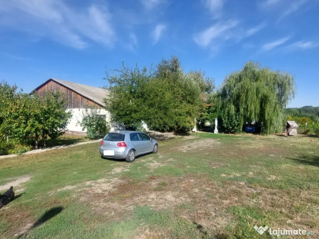 Spatiu Evenimente ,Teren si cladiri Vanatori (Stone Park-Hora Miresei)