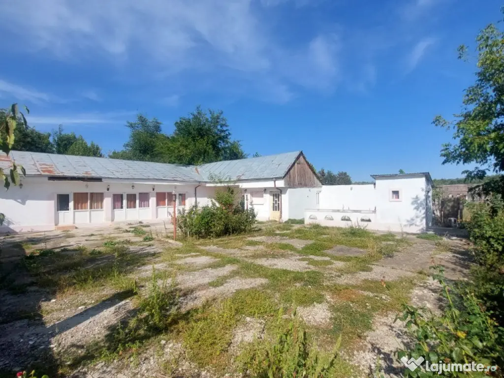 Spatiu Evenimente ,Teren si cladiri Vanatori (Stone Park-Hora Miresei)