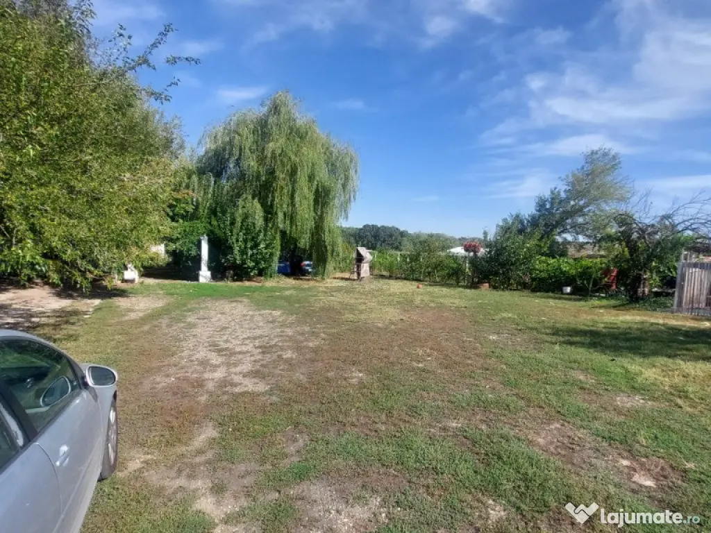 Spatiu Evenimente ,Teren si cladiri Vanatori (Stone Park-Hora Miresei)