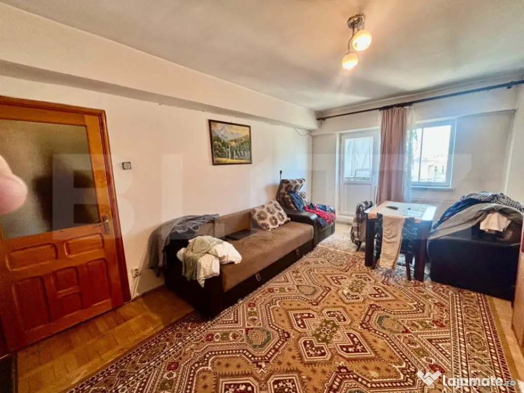 Apartament decomandat, 3 camere, 79mp, zona Piața Mare