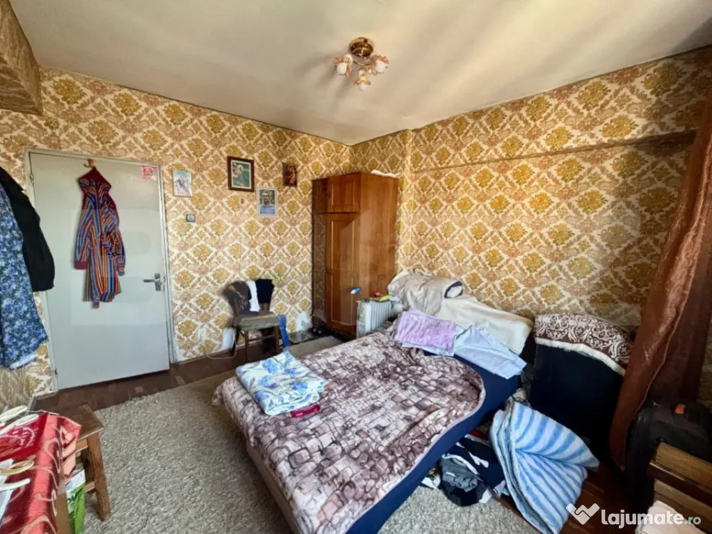 Apartament decomandat, 3 camere, 79mp, zona Piața Mare