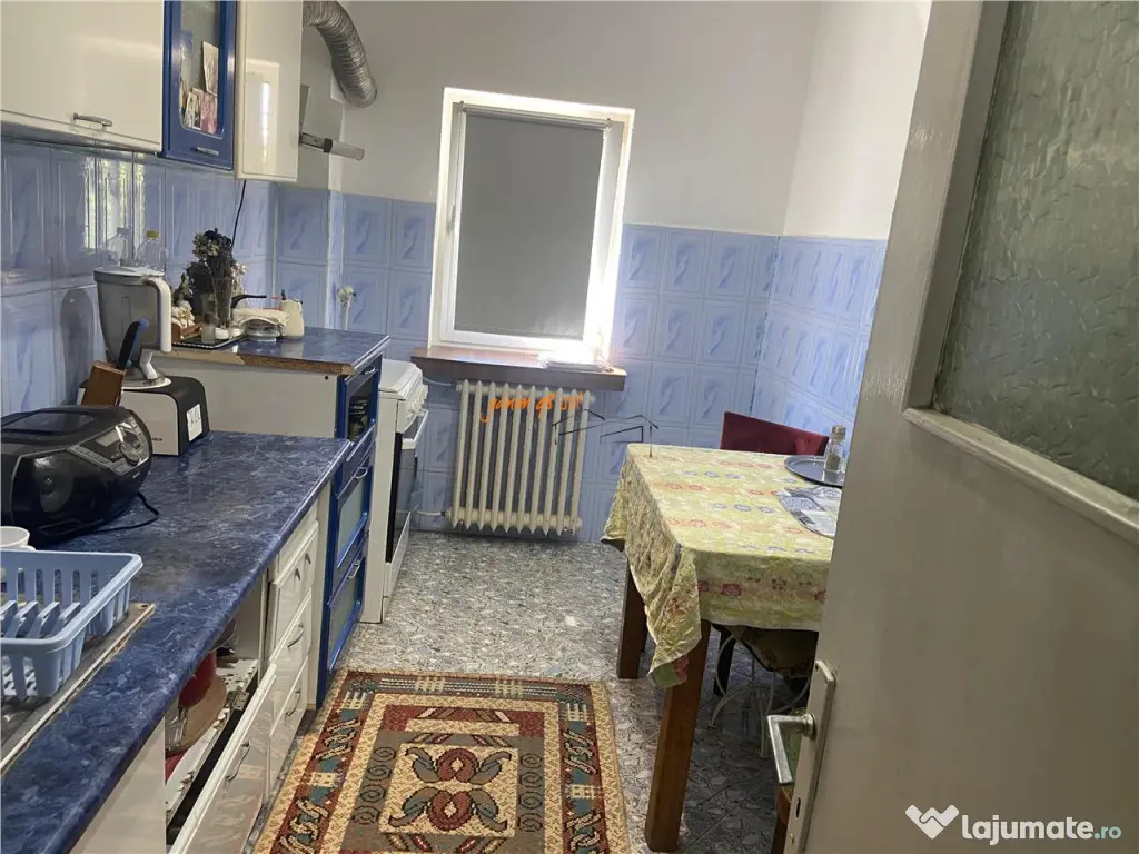 Apartament 3 camere ,zona Politia Judeteana Focsani , et 1/3