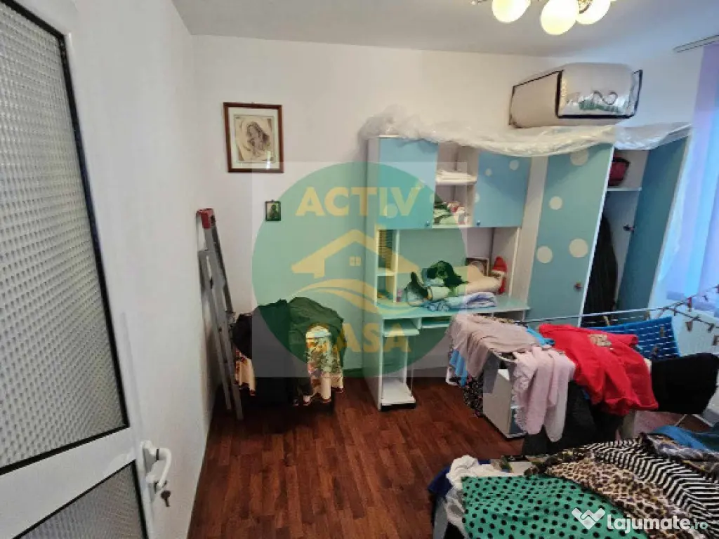 Apartament 3 camere, zona Piata Mare