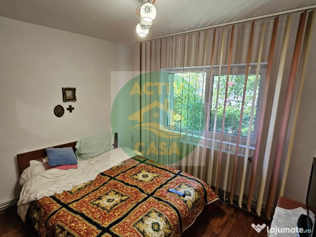 Apartament 3 camere, zona Piata Mare