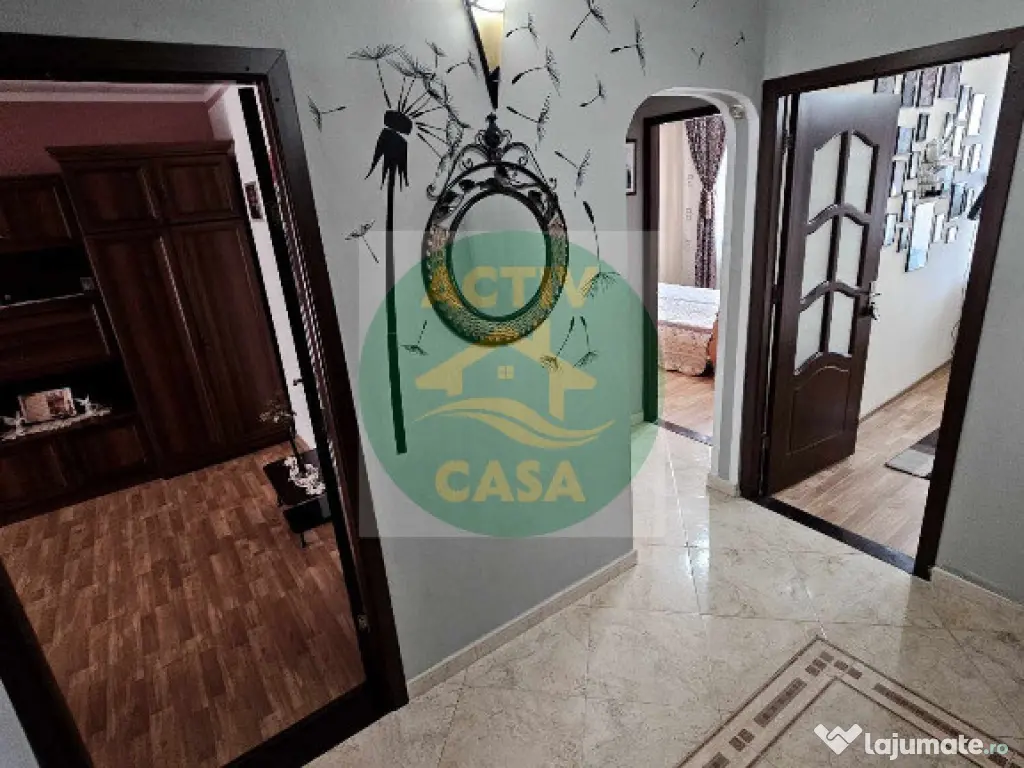 Apartament 3 camere, zona Piata Mare