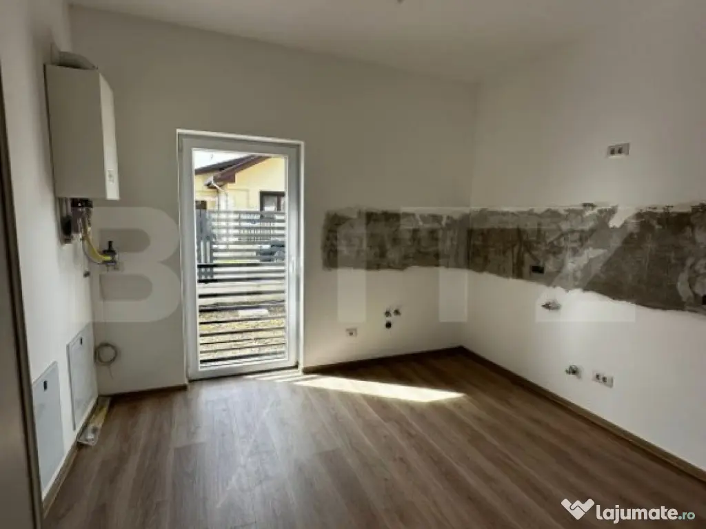 Casa individuala 120 mp, 4 camere, living, 3 bai, Oarda de