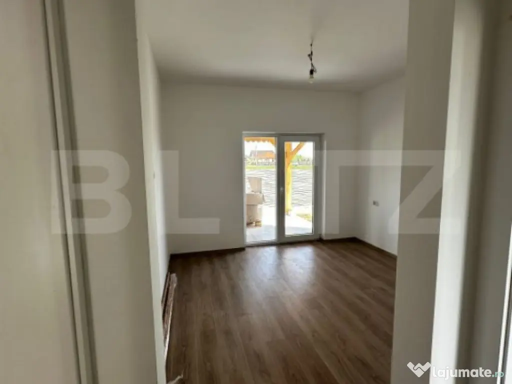 Casa individuala 120 mp, 4 camere, living, 3 bai, Oarda de