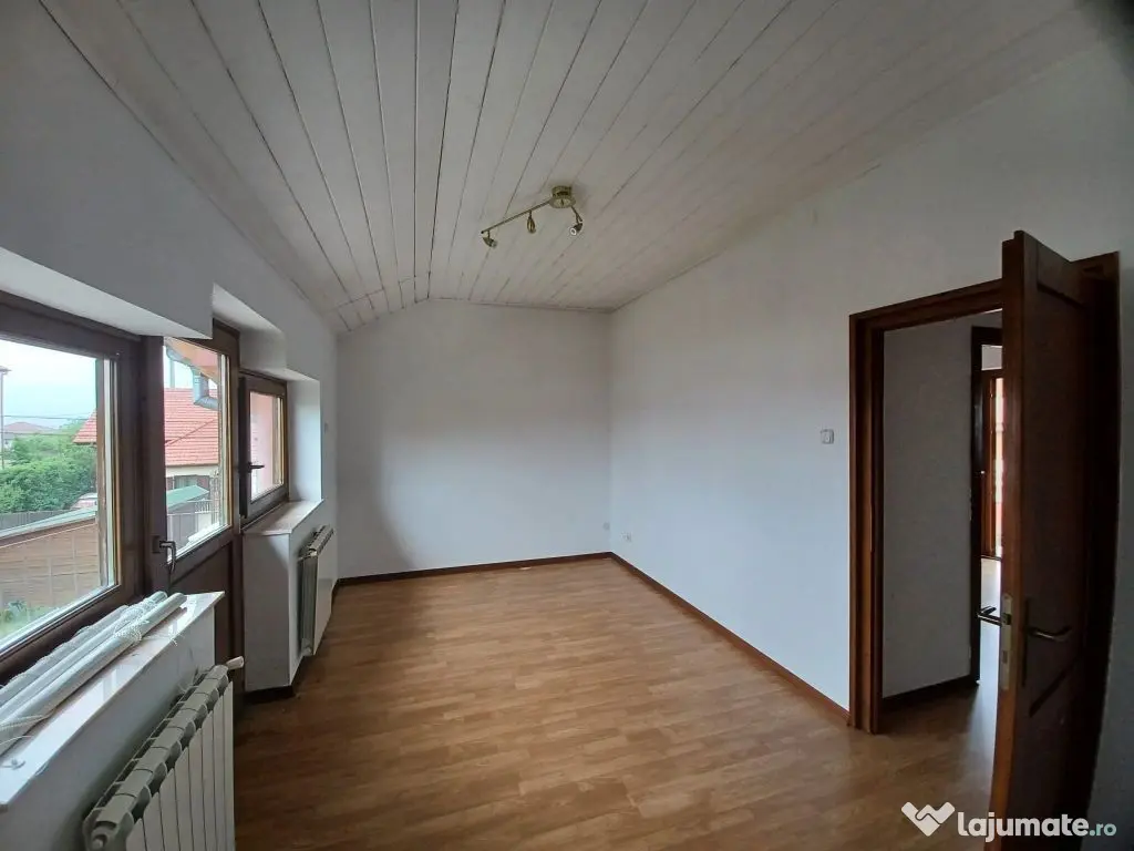 Casa insiruita, 2 dormitoare, garaj, Sanmartin. 120 000 E... 