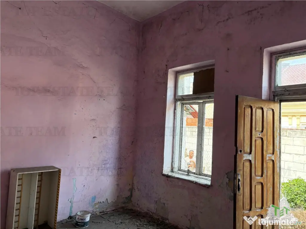 Casa cu farmec istoric, perfecta pentru un proiect de restau