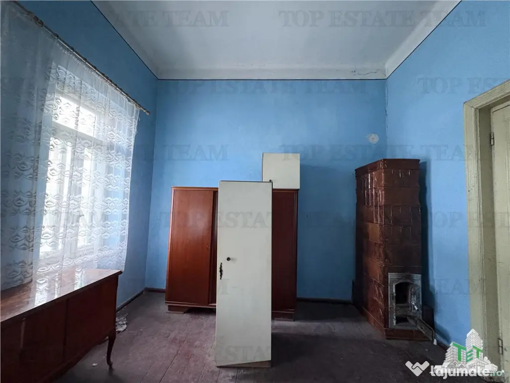 Casa cu farmec istoric, perfecta pentru un proiect de restau 