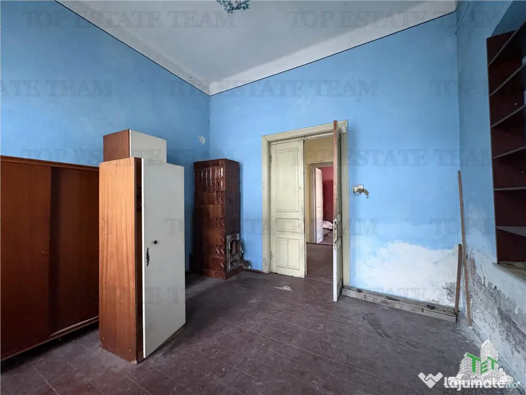 Casa cu farmec istoric, perfecta pentru un proiect de restau