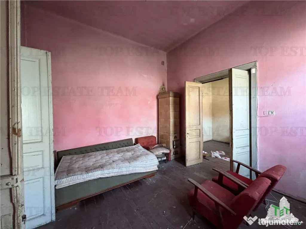 Casa cu farmec istoric, perfecta pentru un proiect de restau