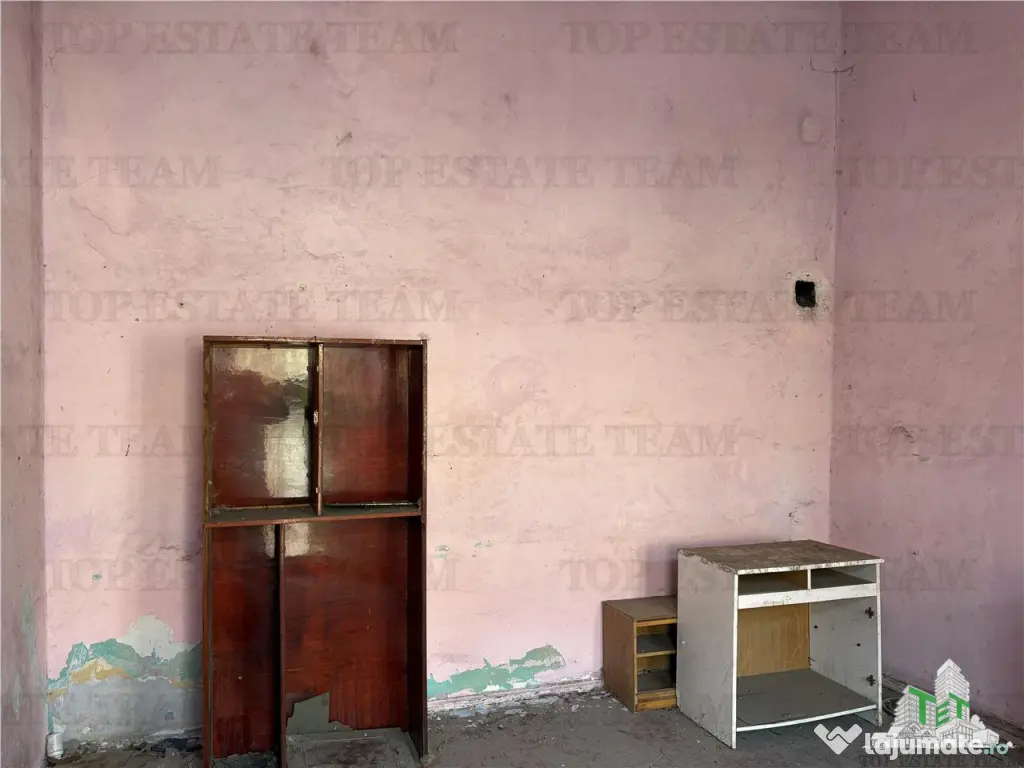 Casa cu farmec istoric, perfecta pentru un proiect de restau