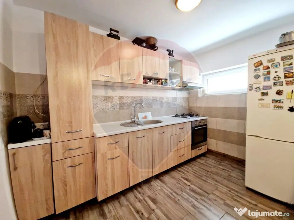 CHIRIE - Casă 4 camere , curte , zona LPS 