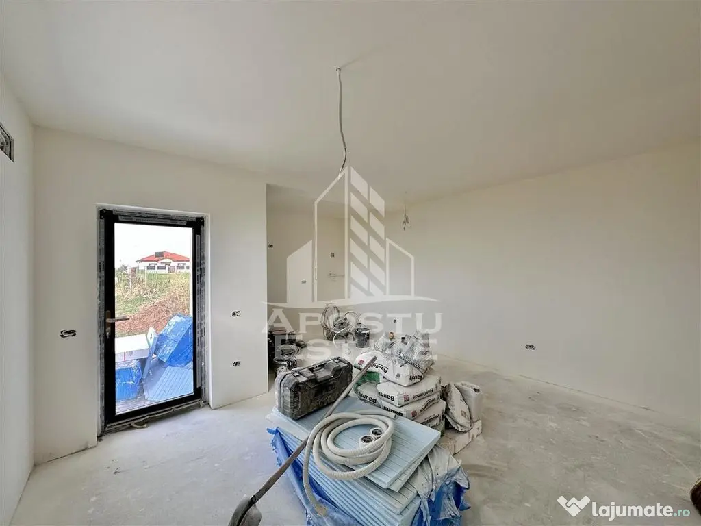 Jumatate de duplex cu 3 camere Sanandrei 