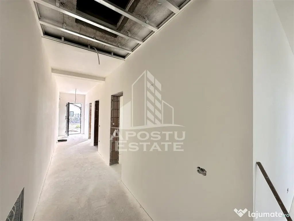 Jumatate de duplex cu 3 camere Sanandrei 