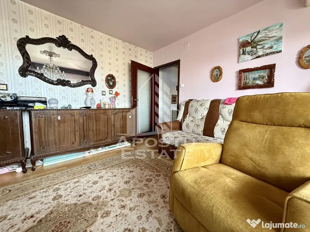 Apartament cu 3 camere, 2 bai, zona Dambovita 
