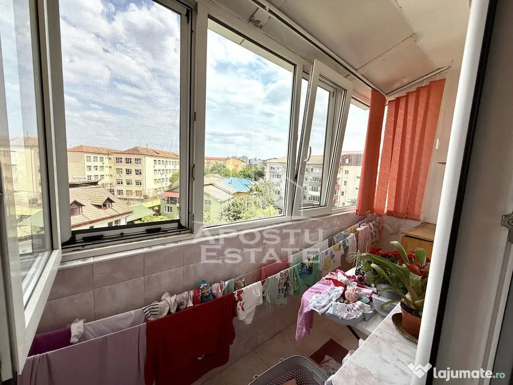 Apartament cu 3 camere, 2 bai, zona Dambovita 