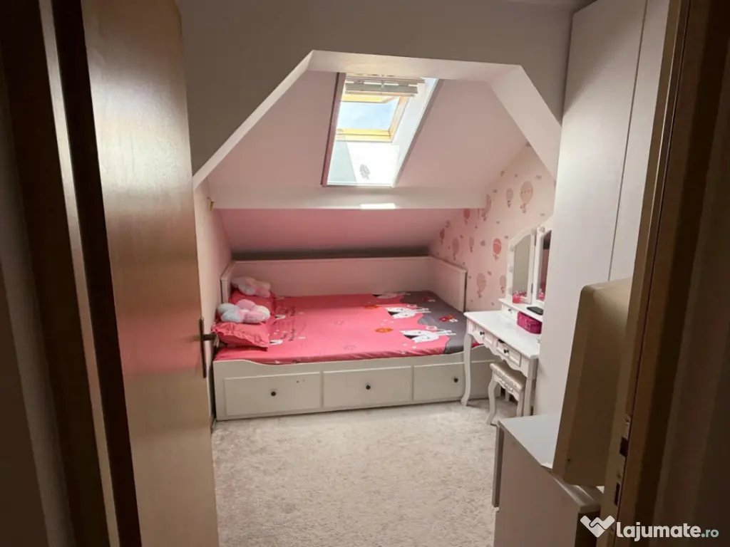 Apartament 4 camere decomandat cu scara interioara, Zona Sar