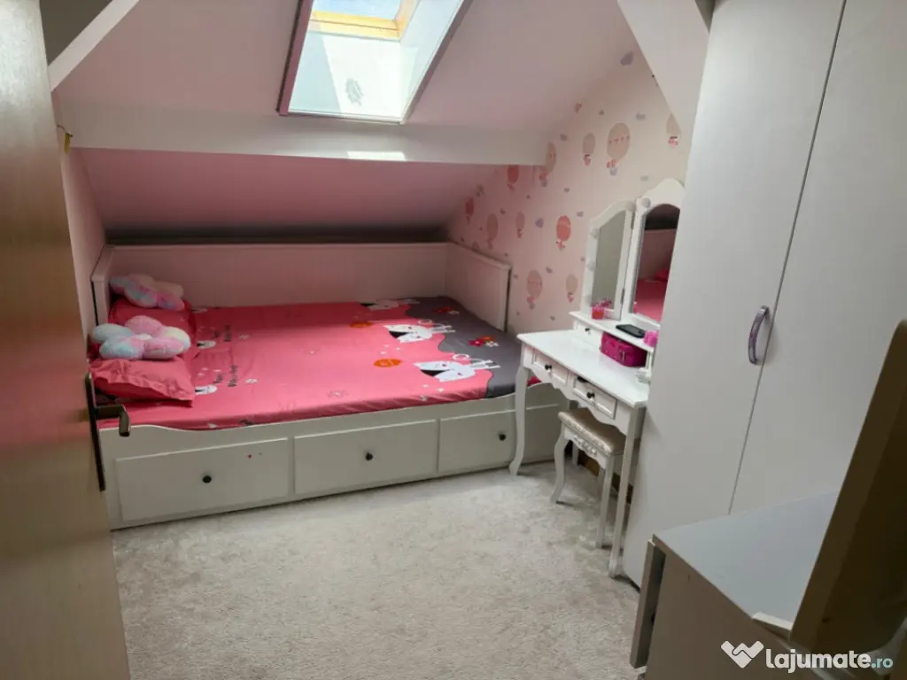 Apartament 4 camere decomandat cu scara interioara, Zona Sar