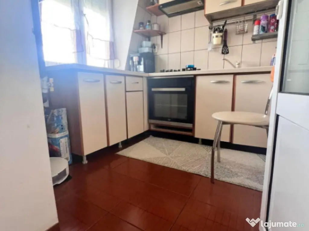 Apartament 4 camere decomandat cu scara interioara, Zona Sar