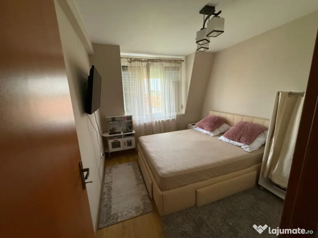 Apartament 4 camere decomandat cu scara interioara, Zona Sar