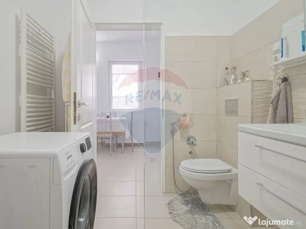 Casă falnică, curte individuală, langă Piața Unirii,... 