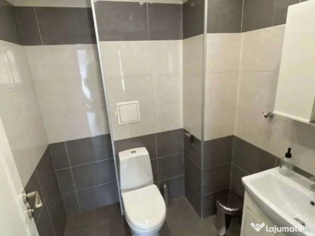 1 camera in zona Dacia