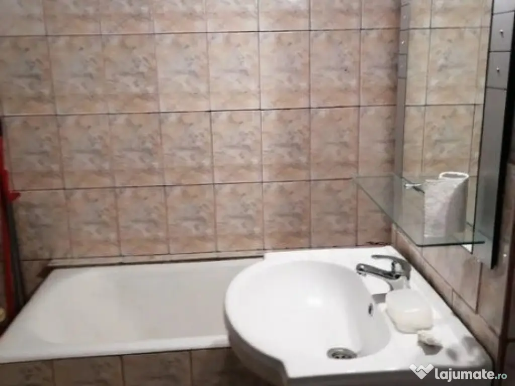 1 camera in zona Medicinei