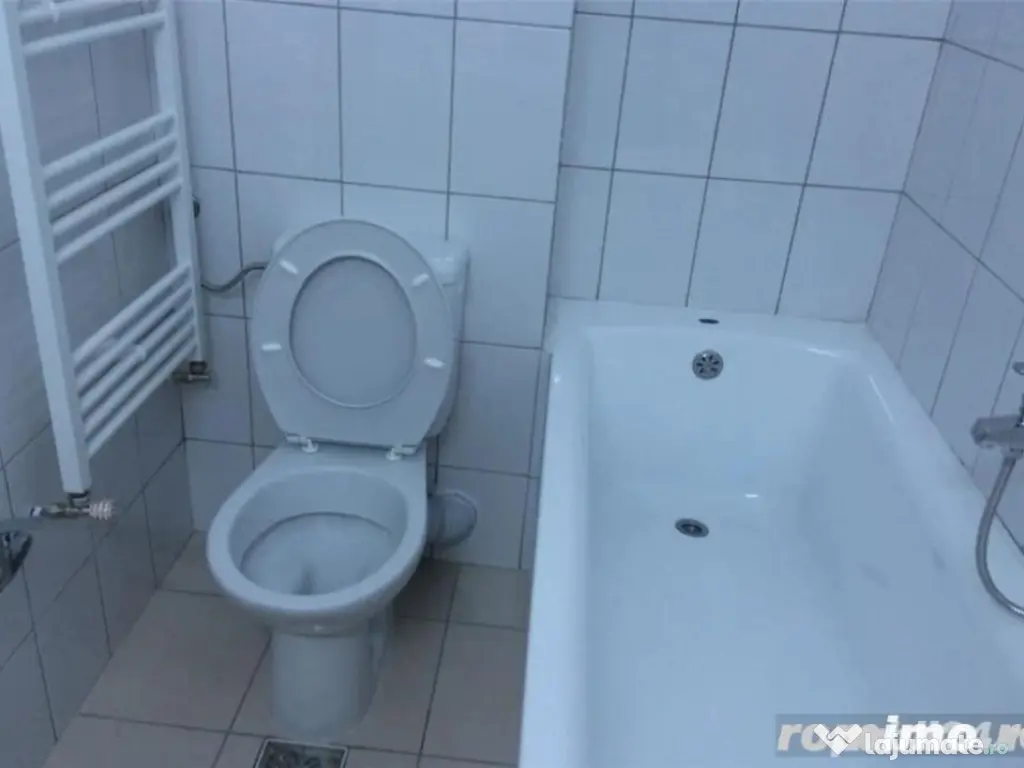 1 camera in zona Aradului