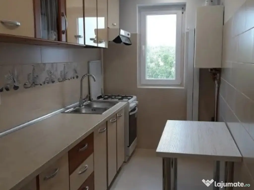 2 camere in zona Bucovina