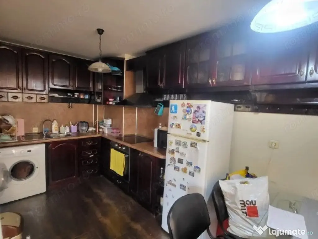 3 camere in zona Complexului Studentesc