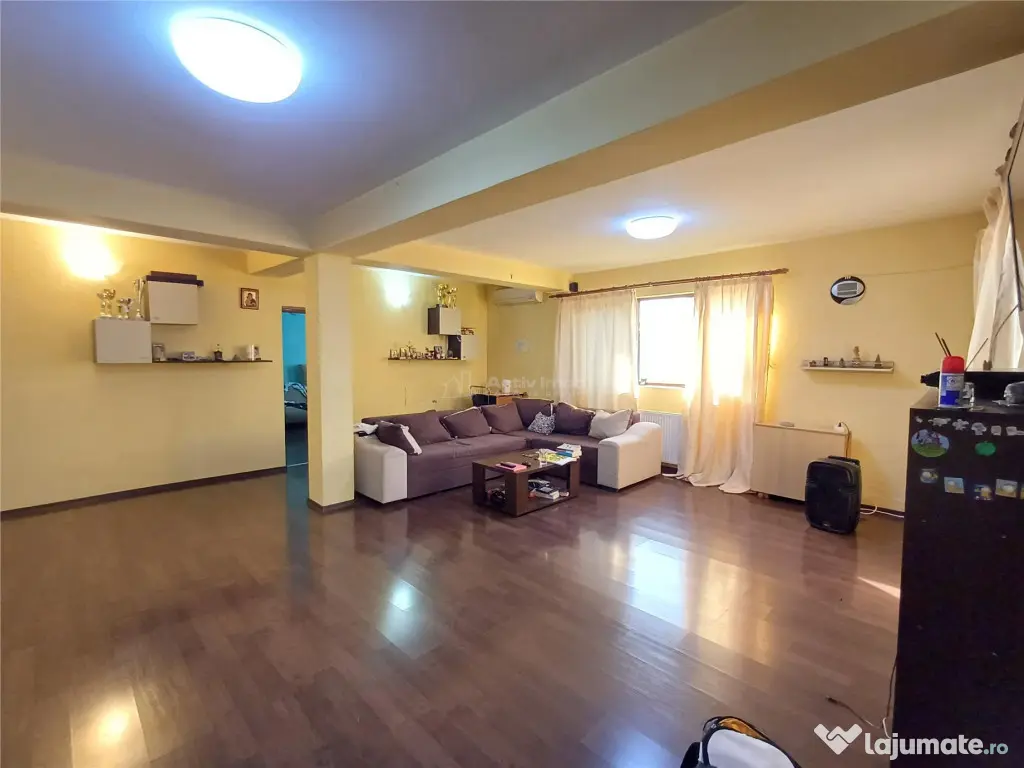 5 camere - 3 bai - 200 mp utili - teren 920 mp - Domnesti - 