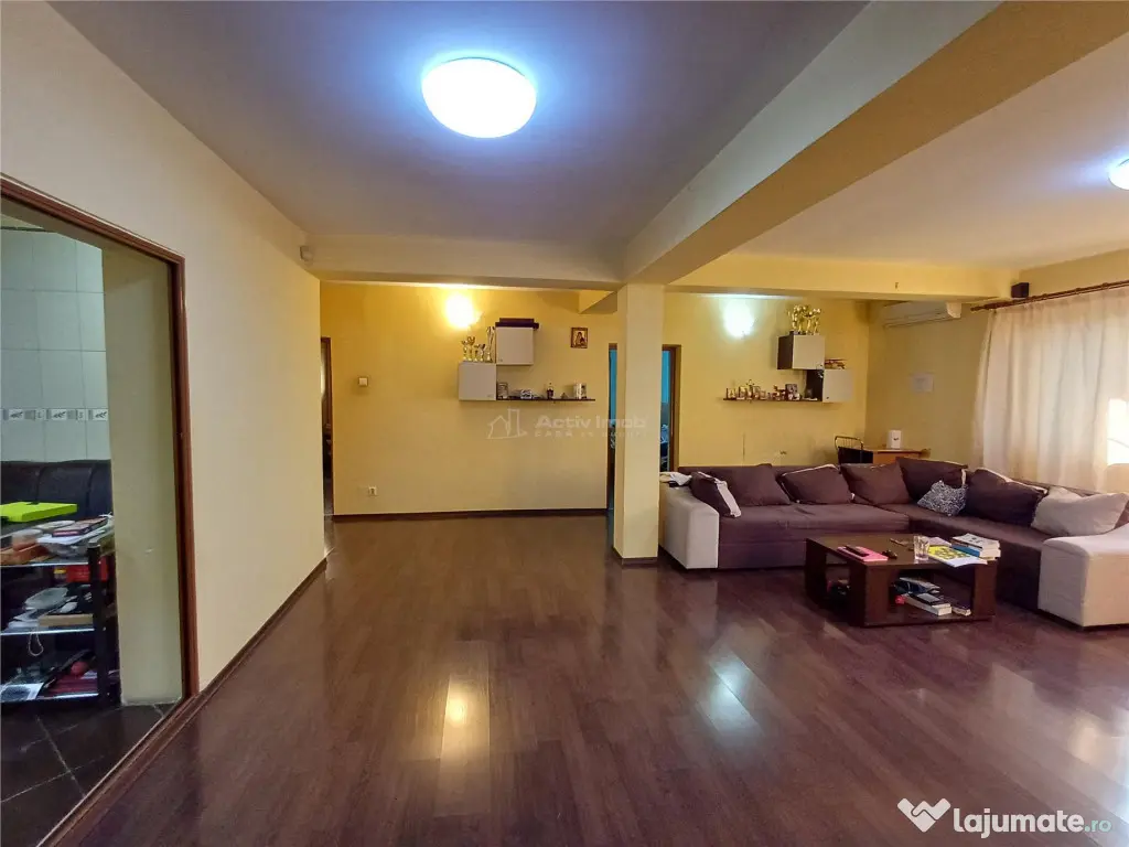 5 camere - 3 bai - 200 mp utili - teren 920 mp - Domnesti - 