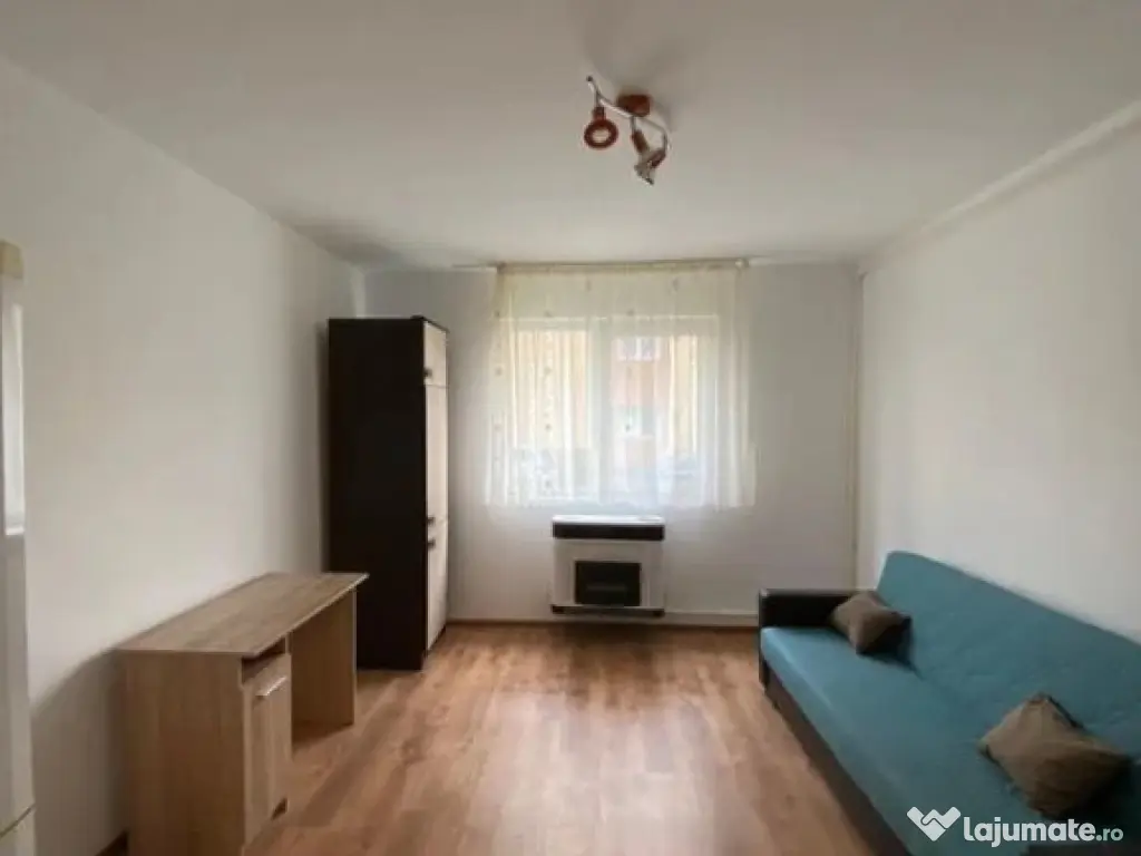 1 camera in zona Lipovei