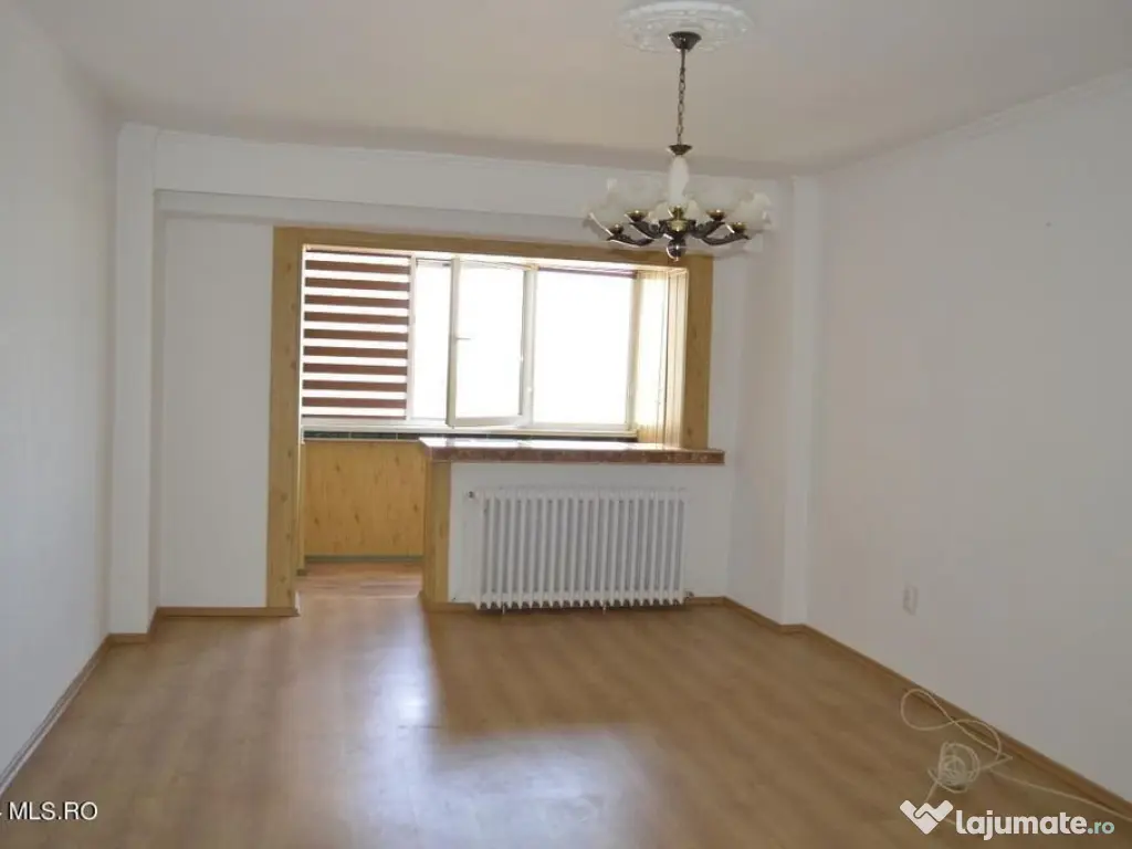 Centru - Apartament 4 camere - 103 mp, 3 balcoane, loc de... 